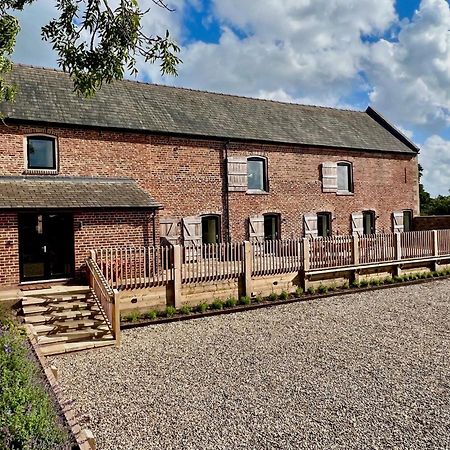 The Barn At Plas Ashpool Sleeps 8 Llandyrnog Luaran gambar
