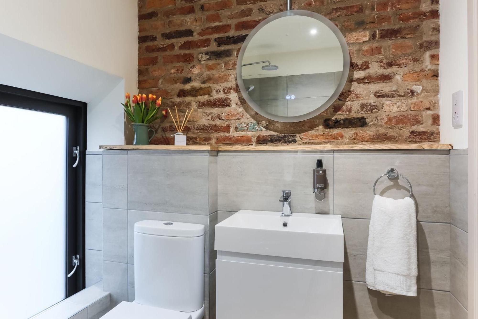 The Barn At Plas Ashpool Sleeps 8 Llandyrnog Luaran gambar