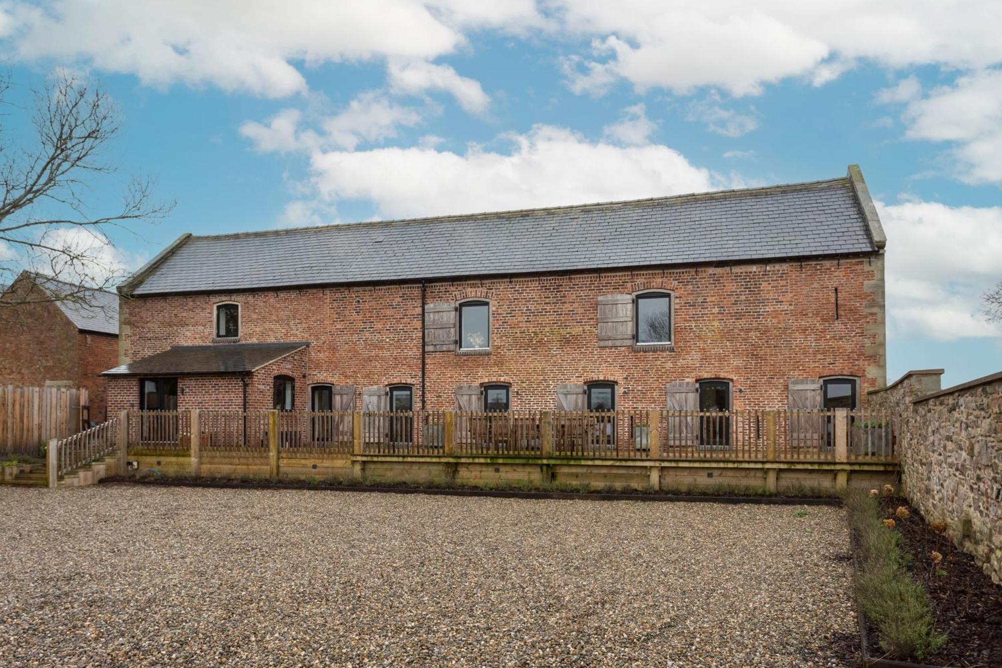 The Barn At Plas Ashpool Sleeps 8 Llandyrnog Luaran gambar
