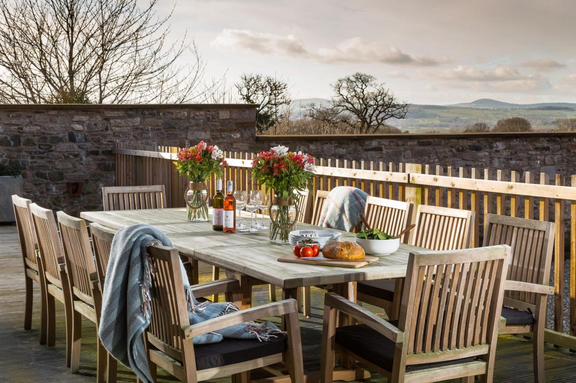 The Barn At Plas Ashpool Sleeps 8 Llandyrnog Luaran gambar
